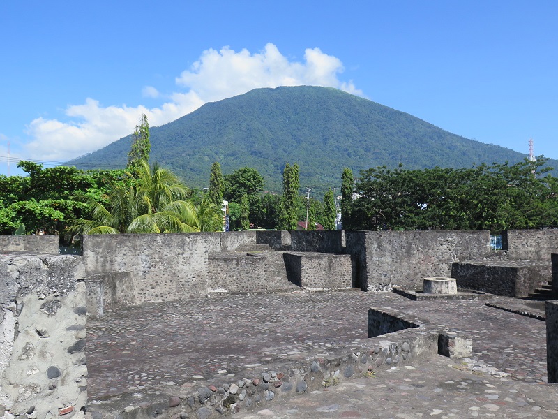 Dari Atas Benteng Kalamata Indonesia A-Z